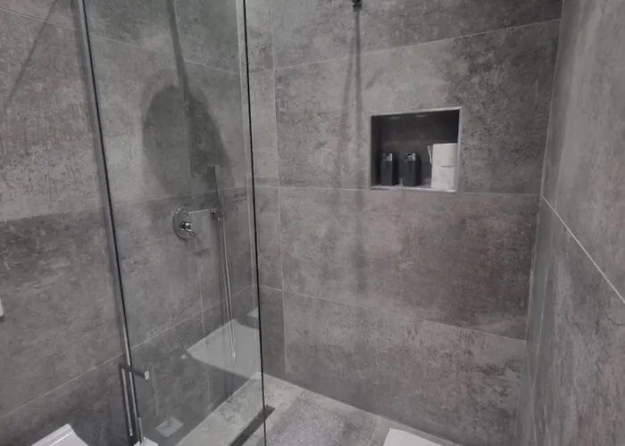 Centrepoint Stylish Tirana