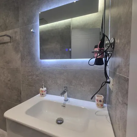 Centrepoint Stylish Tirana